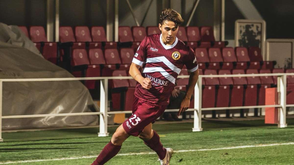 Il difensore amaranto Andrea Poggesi trasferito alla Pro Sesto