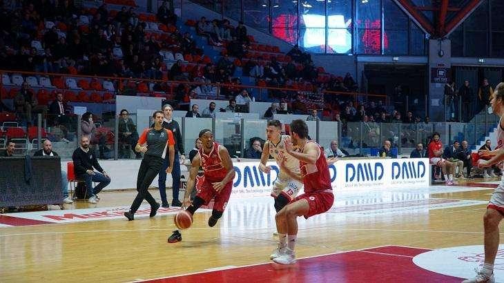 Serie A2 di Basket :  Chieti - Umana San Giobbe Chiusi 76 - 86