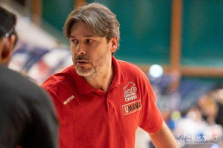 ... con Giovanni Bassi Coach San Giobbe Basket Chiusi
