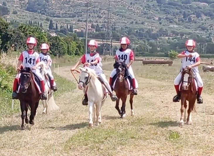 Il piccolo re dei pony: a cinque anni conquista due ori storici