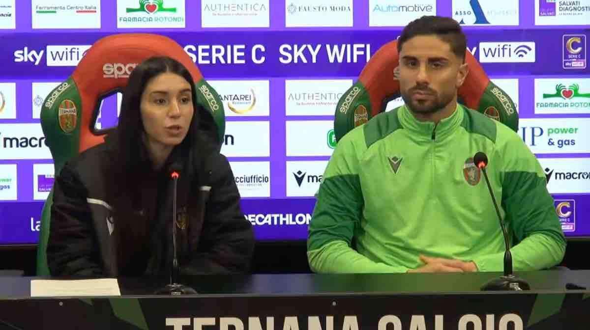 Un comunicato, 5 righe e 3 fronti aperti