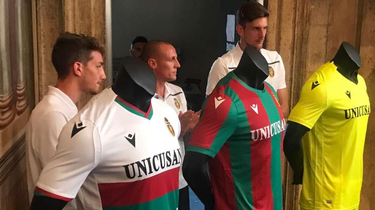 Ternana: tuffo nel passato più bello per le nuove maglie