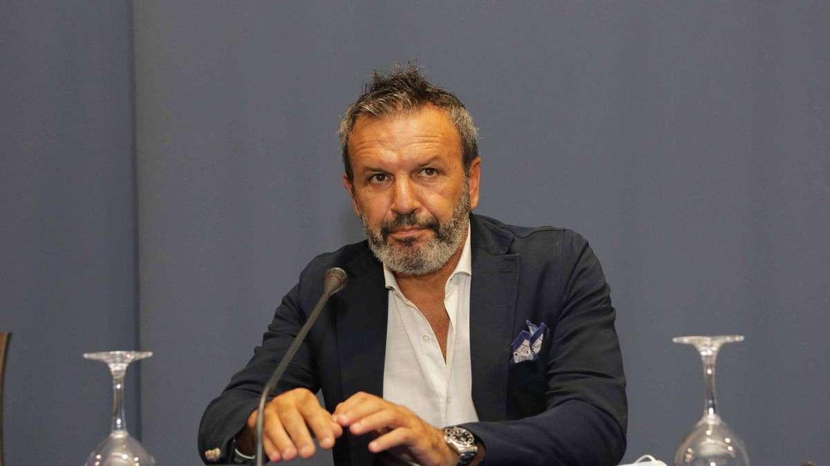 Ternana, Leone sul metro di arbitraggio: "Adesso i giocatori escono dal campo con le sopracciglia rifatte"