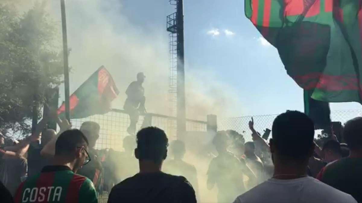 Ternana, ad Acquasparta la carica dei tifosi - VIDEO