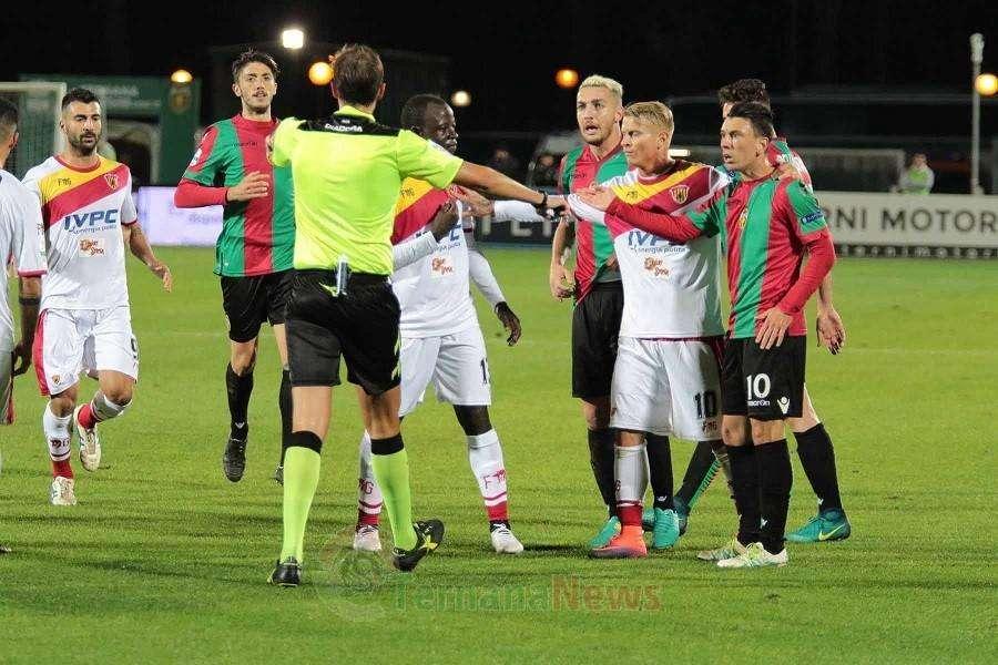 Ternana, retrocedere quest'anno sarebbe un delitto