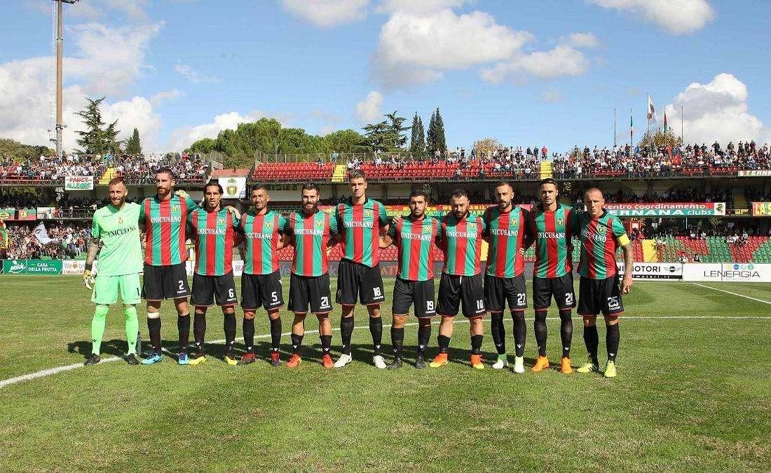 Ternana - Si rimpolpa la difesa, crisi nera a centrocampo