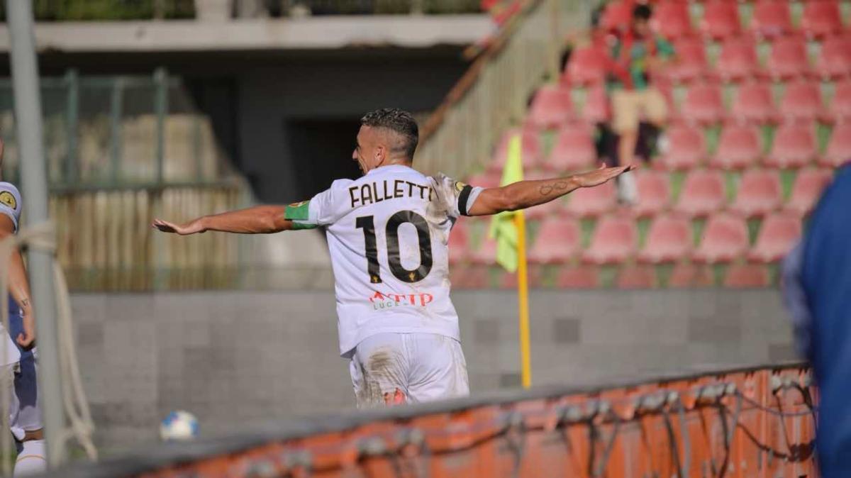 Ternana, verso Lucca con un dubbio in più: le condizioni di Falletti