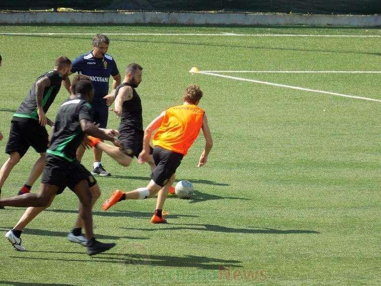 Ternana - Il ritiro continua