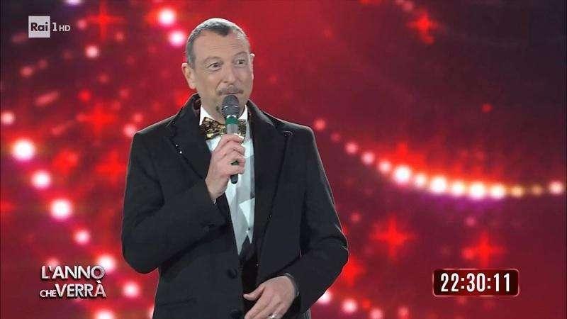 VIDEO - Amadeus in diretta tv "Forza Ternana"