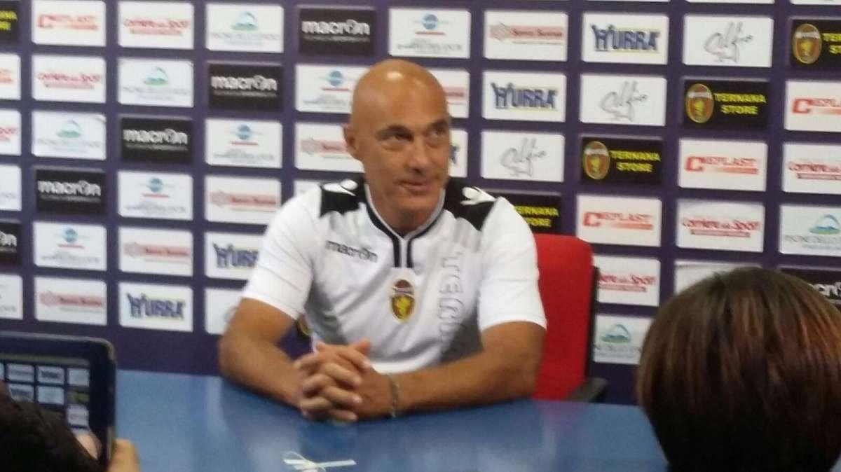 Avincola: "Squadra frastornata ma pronta. Cambieremo modulo, ho tre dubbi per la formazione"