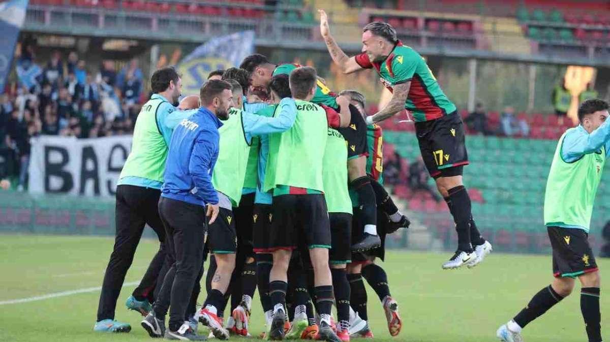 Esultanza Ternana dopo un gol