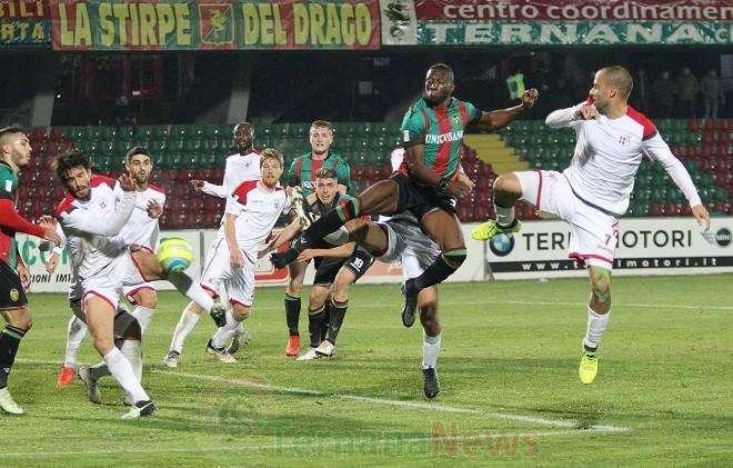 Ternana - Con la Vis emergenza in difesa