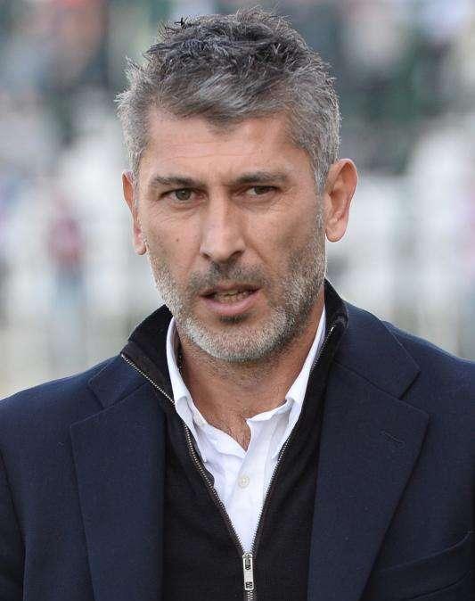 Panchine che scottano: Tesser resiste, Scazzola trema
