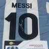 Una pieza de historia: la camiseta usada por Lionel Messi sale al mercado