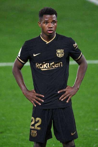Ansu Fati viaja a Oporto para hacerse una revisión de la rodilla izquierda