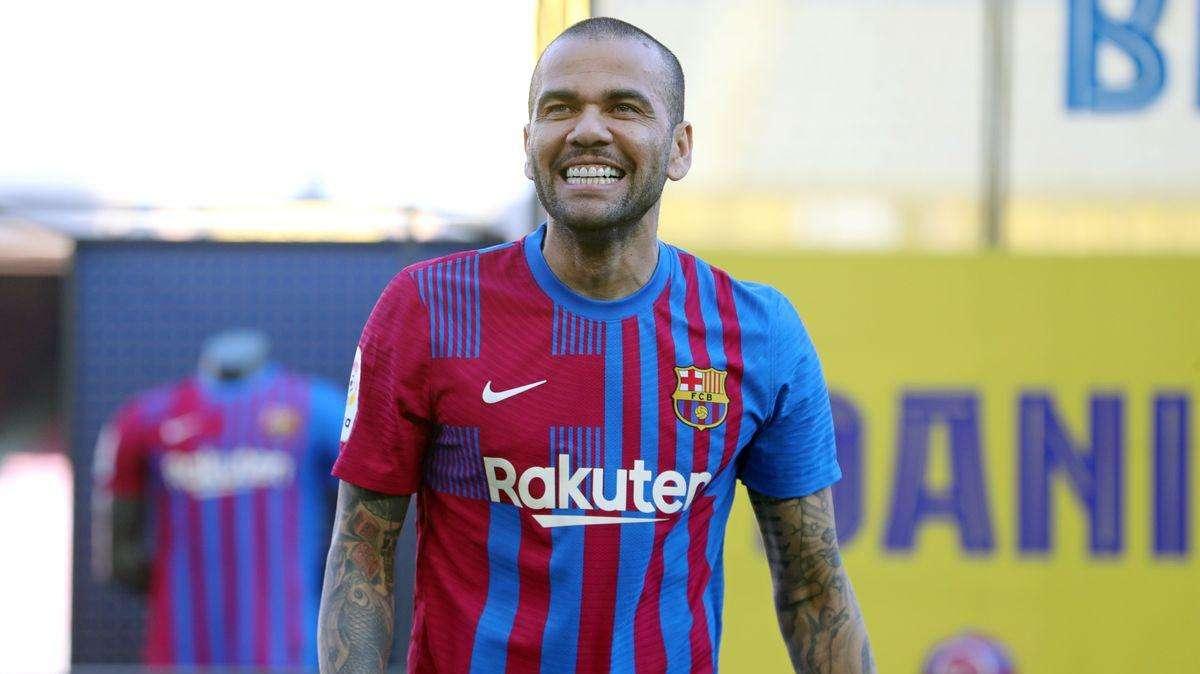 Dani Alves ya está inscrito 