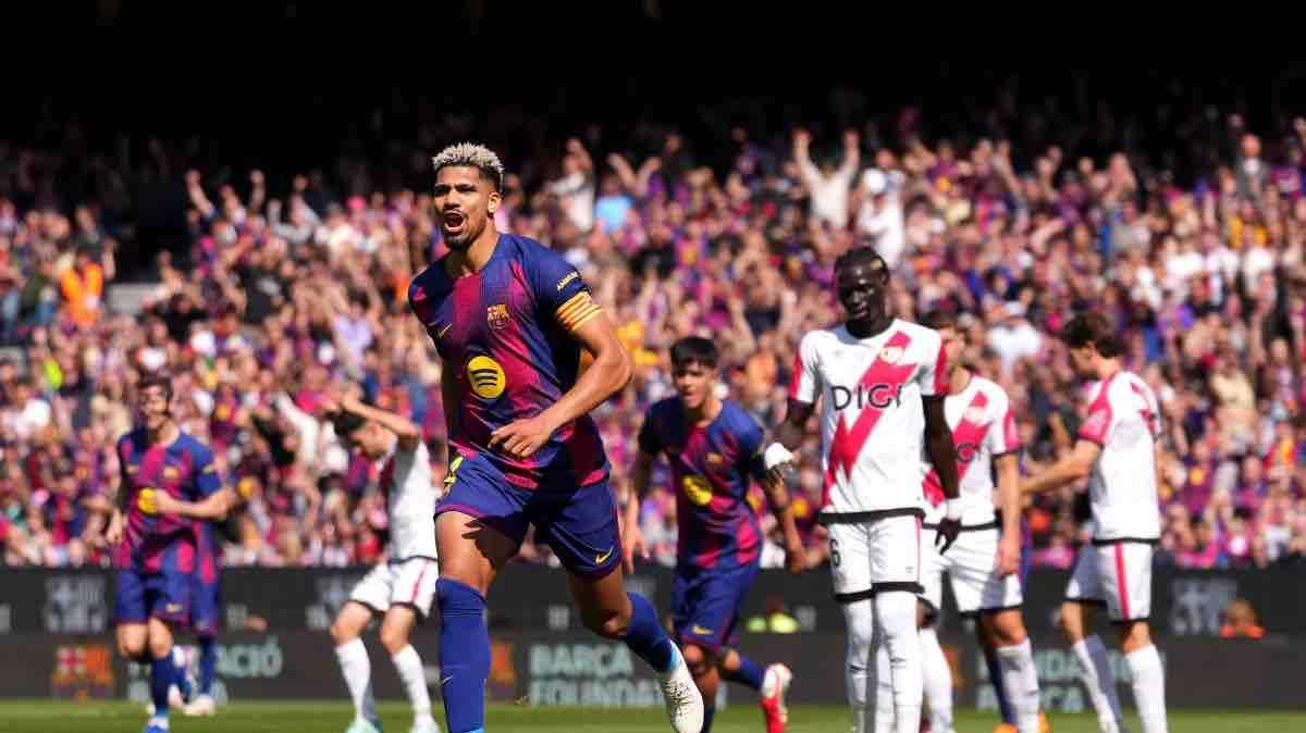 Barcelona gana… pero sufre: Joan García salva tres puntos de oro