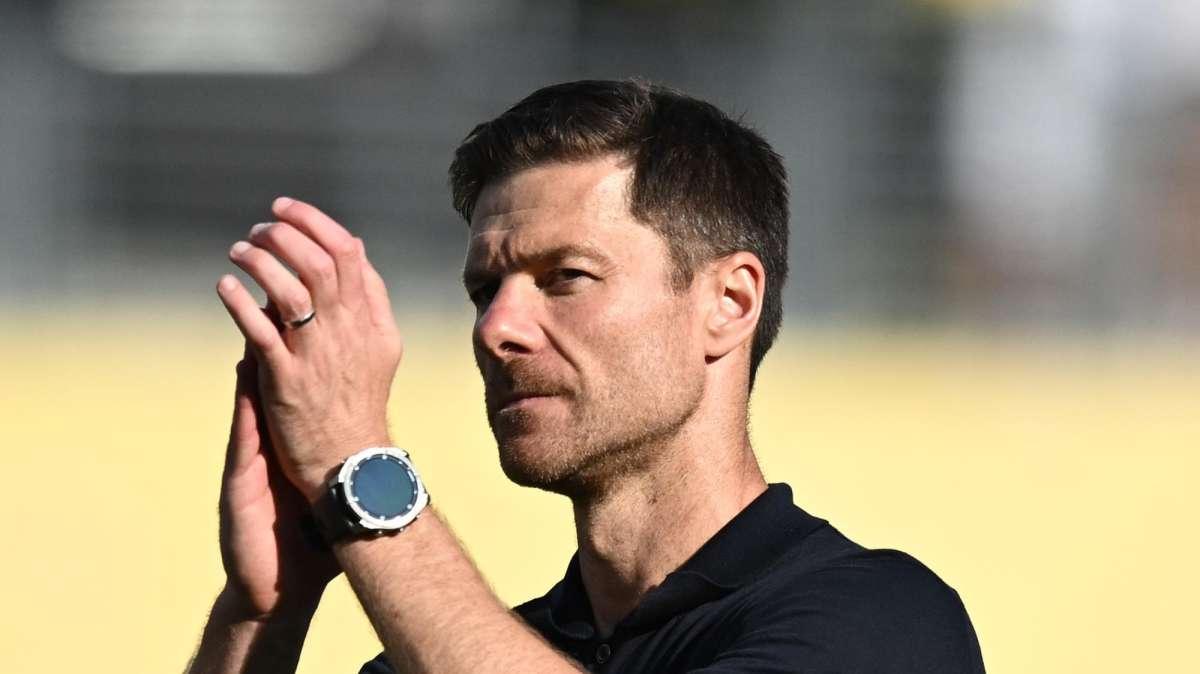 Escándalo en LaLiga: Arrasate explota contra el árbitro y Xabi Alonso se suma a la polémica