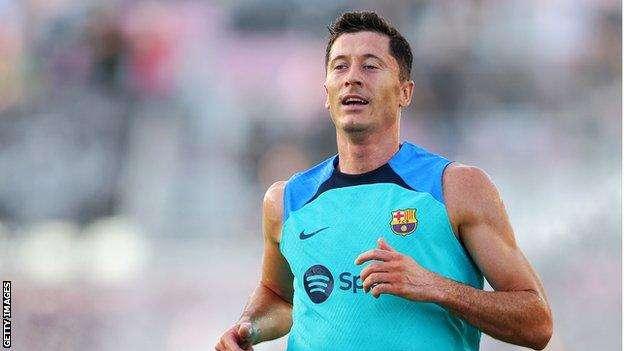 Lewandowski vestirá el '9', dice una cláusula: el Barcelona espera sacar 20 millones con él