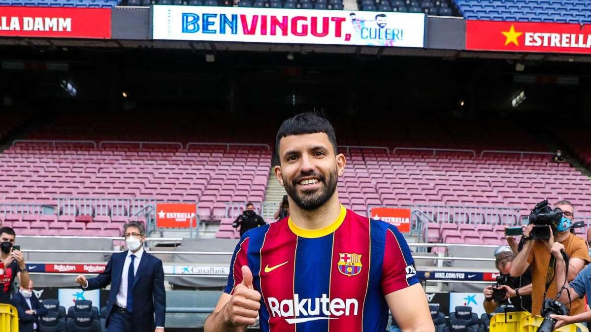 Aguero: "Hablamos cada día con Leo"