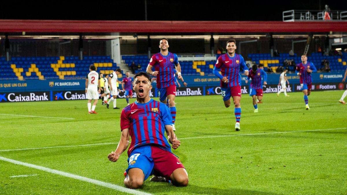 El joven Ilias Akhomach será titular en el derby de esta noche