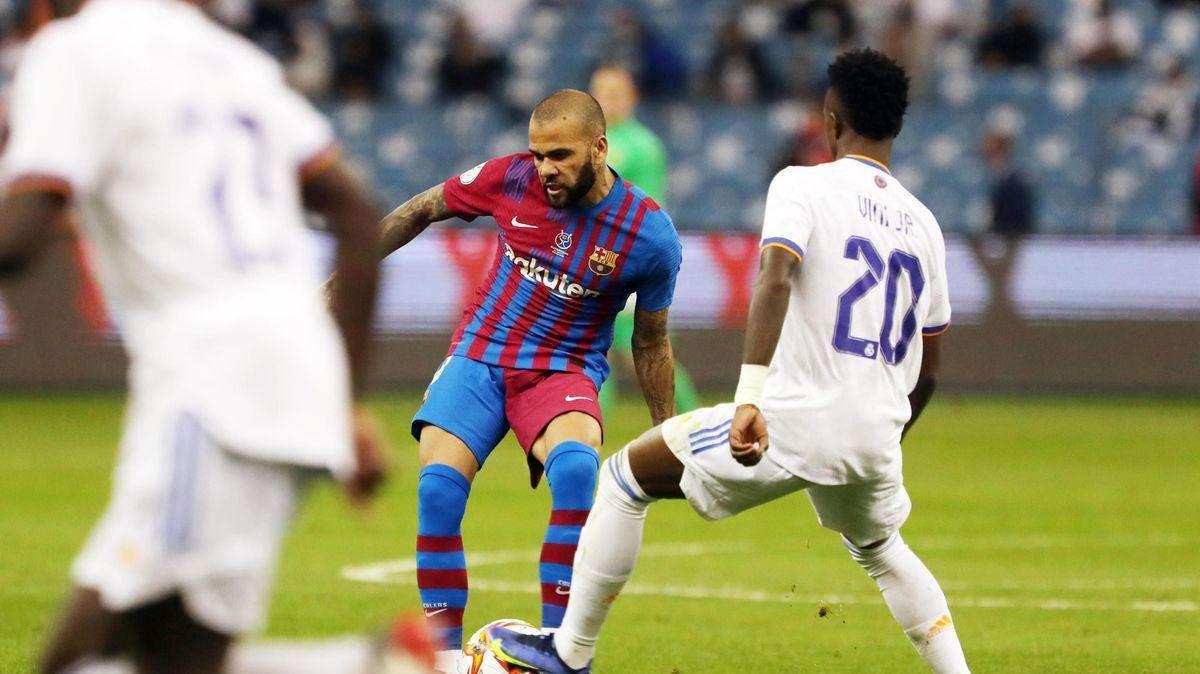 Dani Alves convocado con Brasil