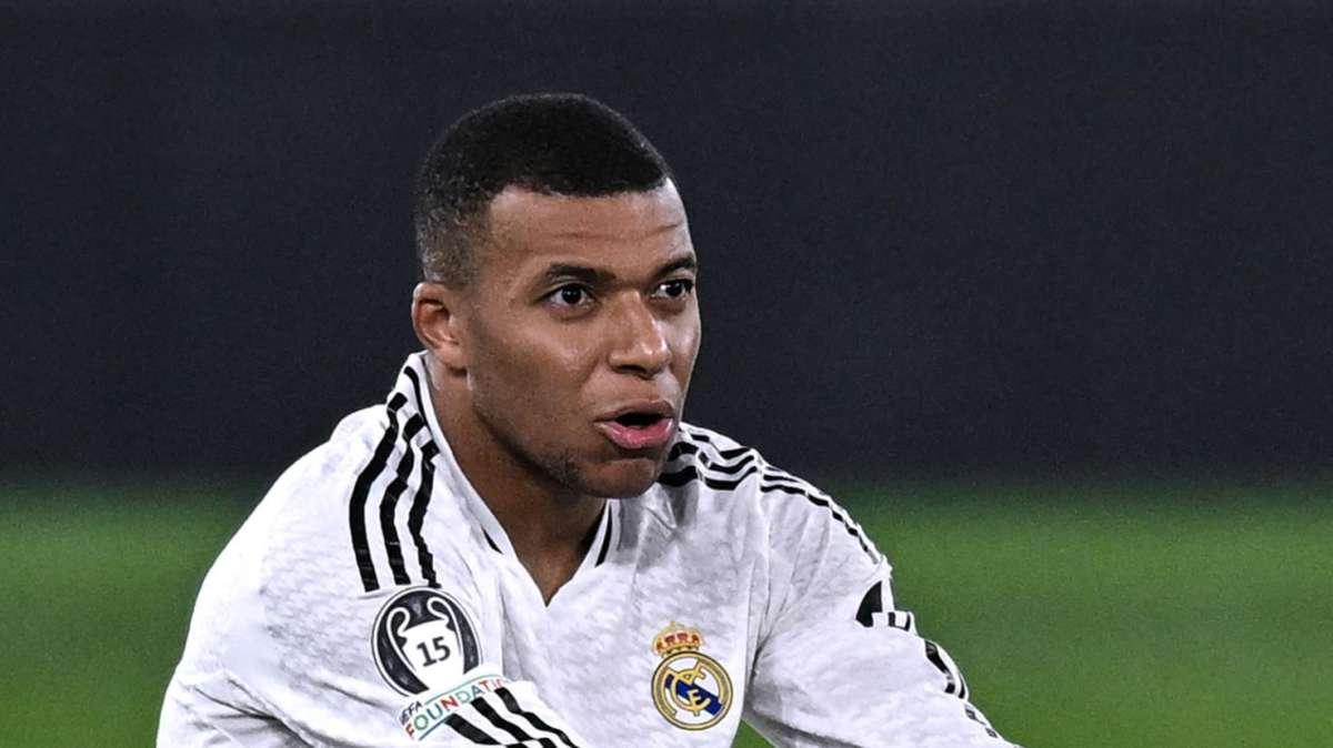 Alarma Mbappé: se lesiona ante el Arsenal pero estaría listo para la final de Copa ante el Barça