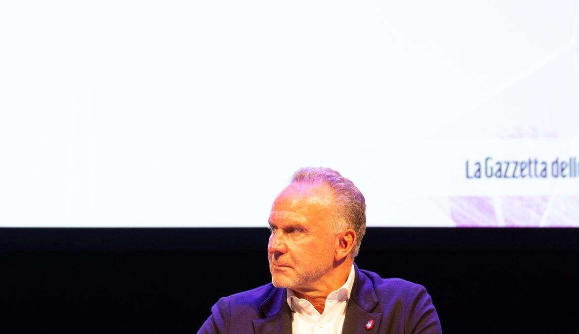 Rummenigge: "La antigua fase de grupos era evidente, el nuevo formato de la Liga de Campeones es bonito"