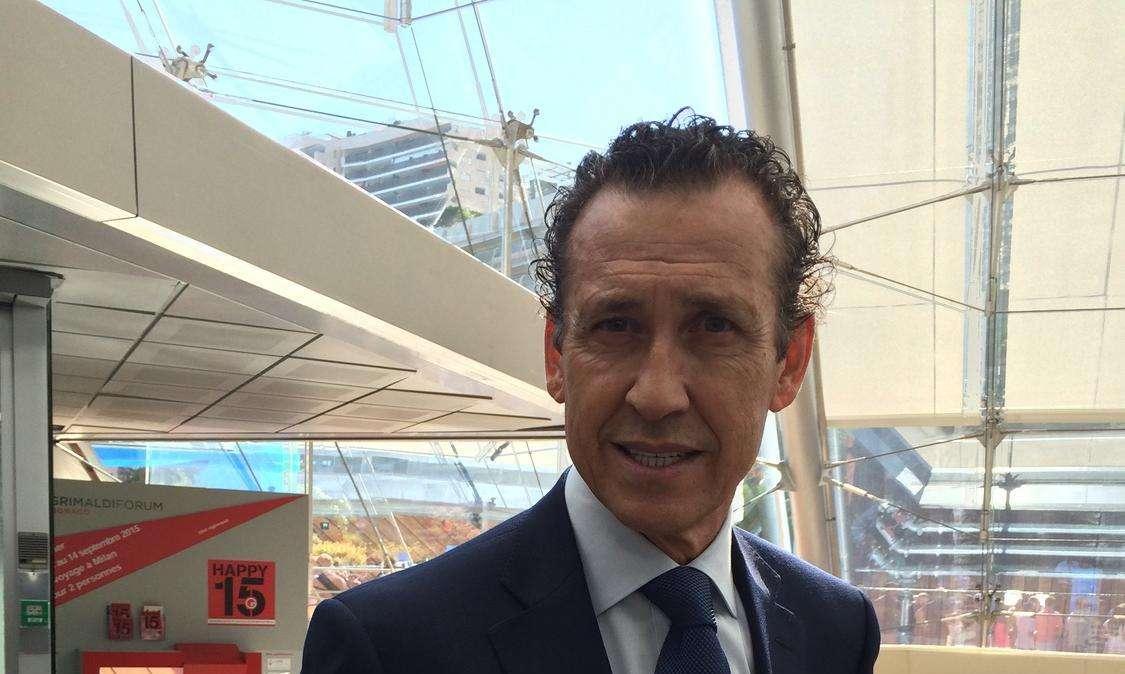 Valdano: "Pedri juega cada vez en un campo de acción más grande"