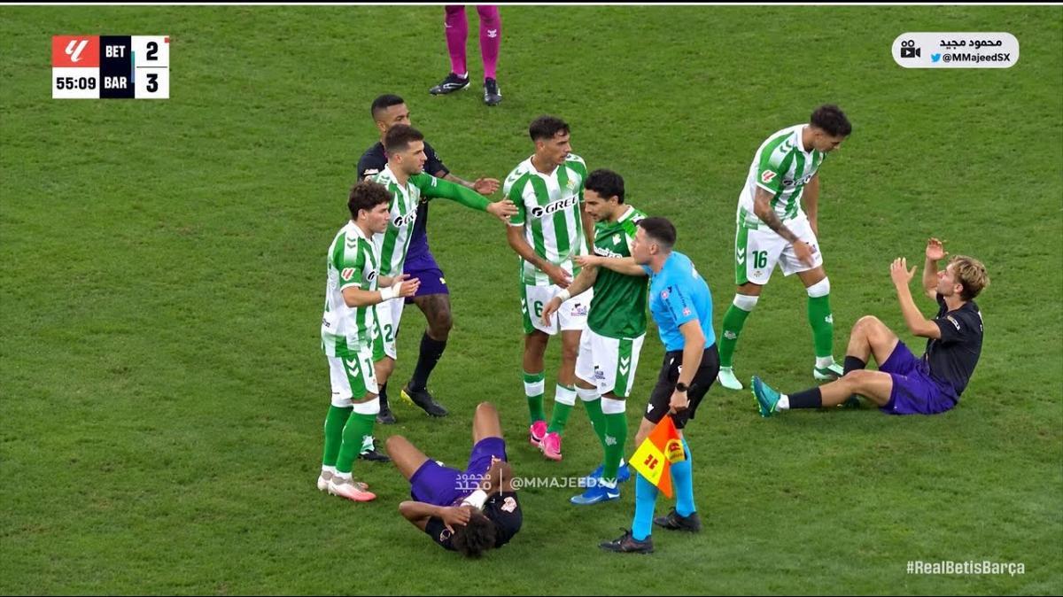 ¡Polémica en el Betis-Barça! Expulsión y VAR bajo la lupa
