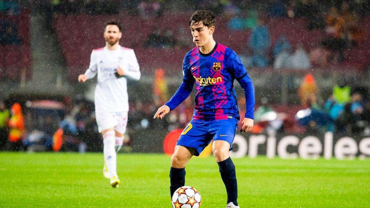 Gavi le ha garantizado a Xavi que no tiene intención de marcharse en verano