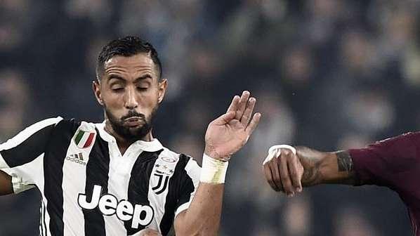Corinthians, operado el ex barcelonista Paulinho