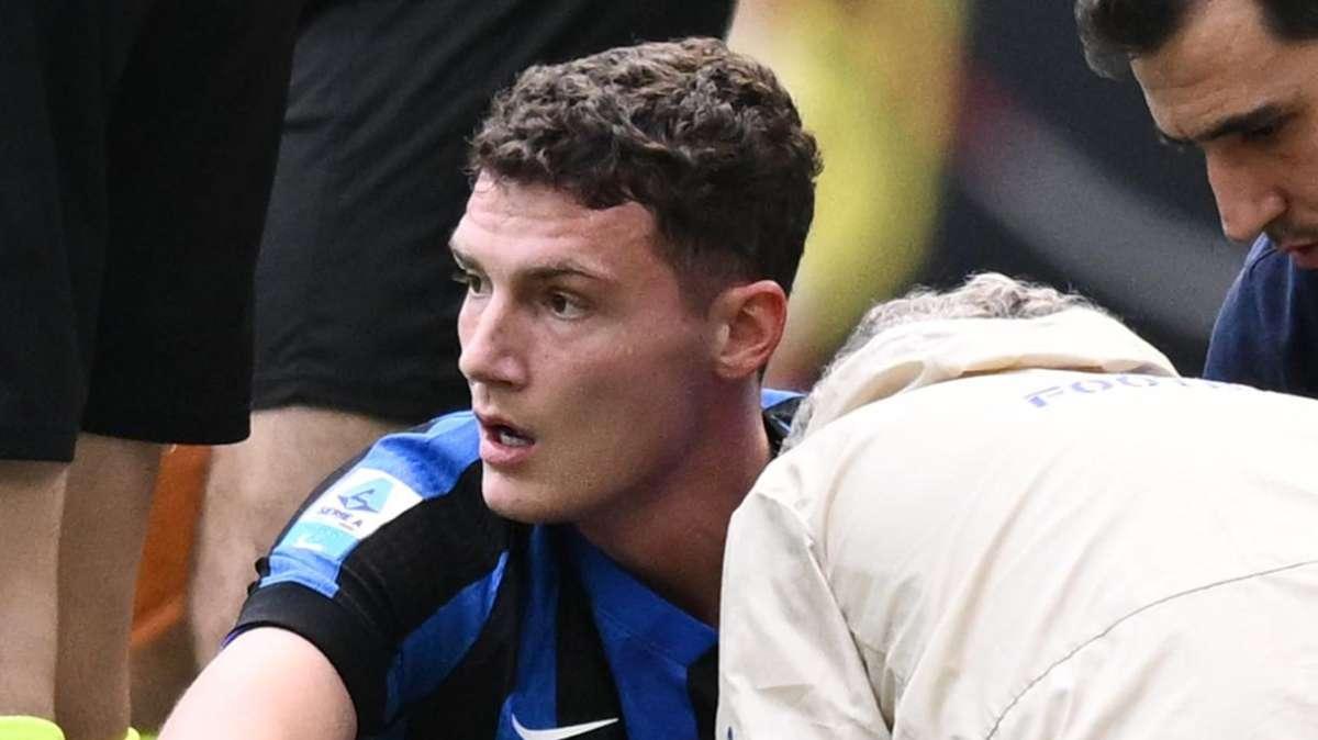 Pavard se retira con molestias: su presencia ante el Barça está en duda