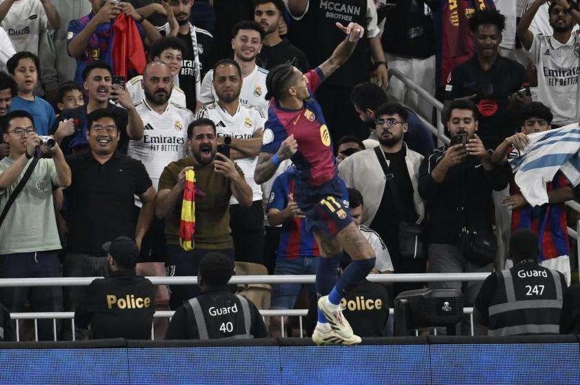 Raphinha no tiene problemas pese a su suplencia en el Clásico