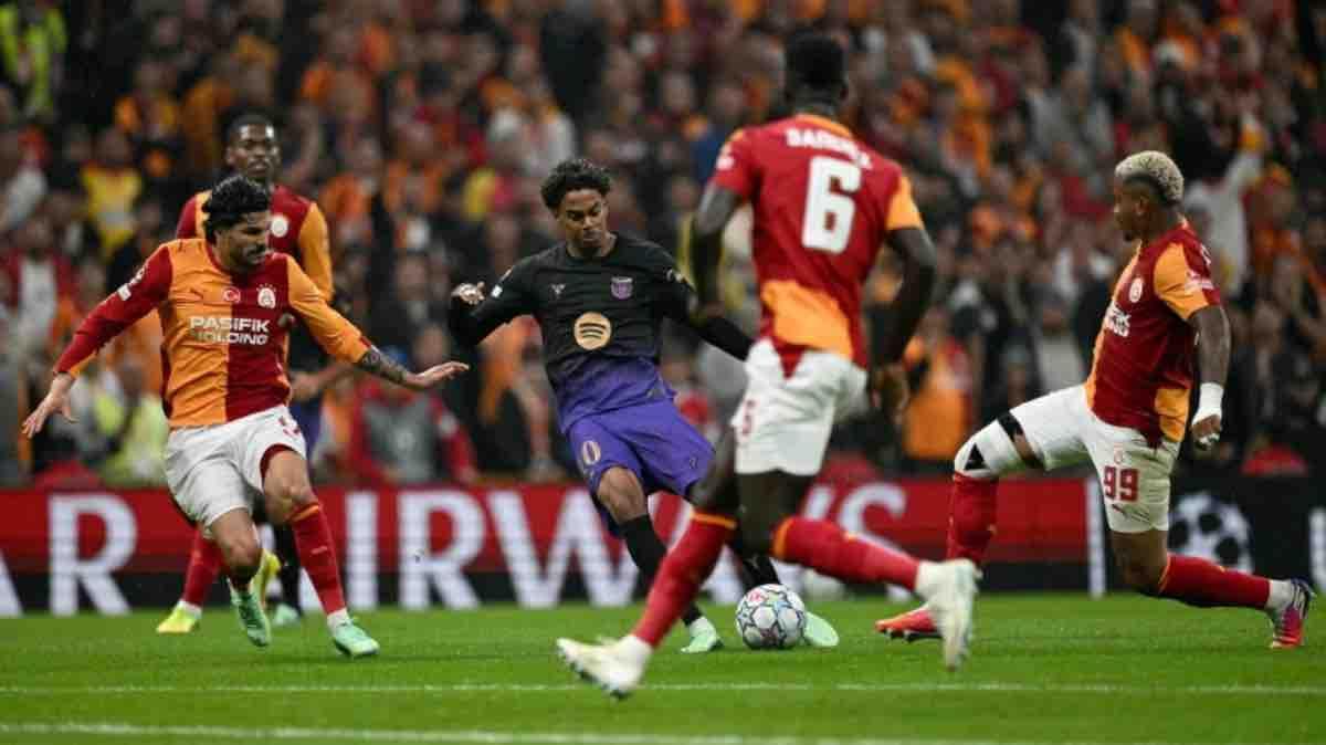 Lamine Yamal no marcó, pero destrozó al Galatasaray en diez minutos