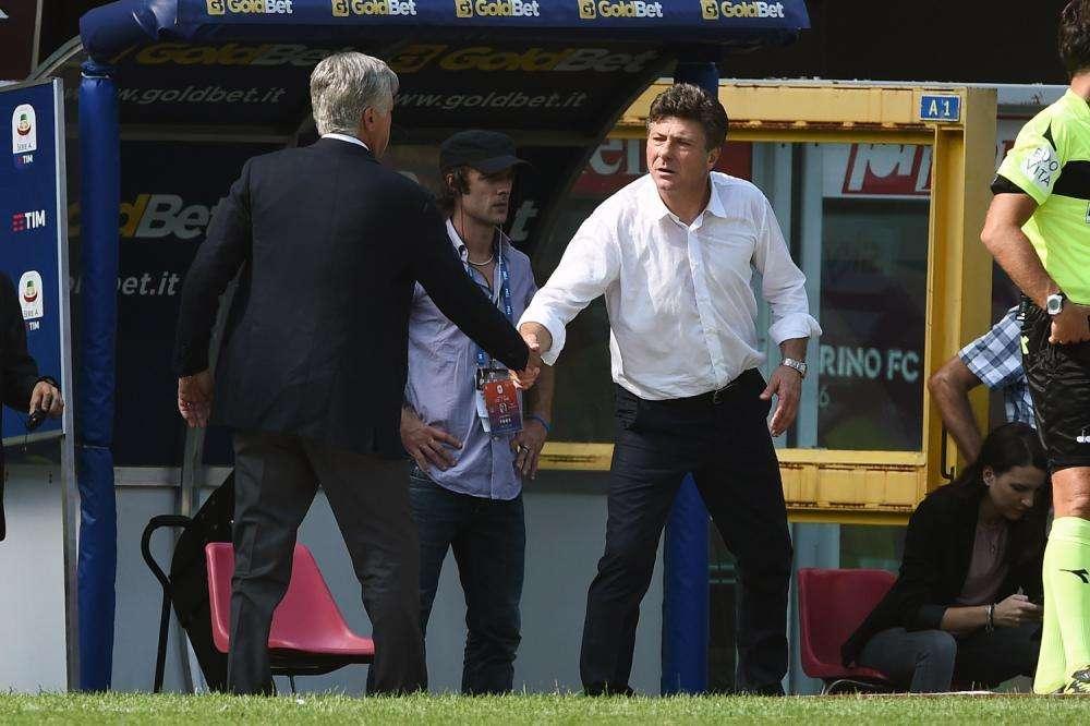 Il web si stringe vicino a Mazzarri a seguito del problema fisico