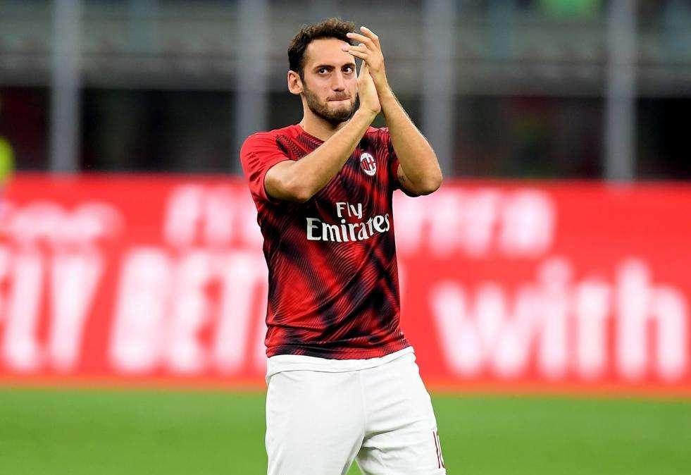 Çalanhoglu rompe con il Milan, il Toro sta alla finestra