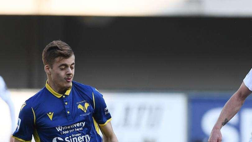 Ivan Ilic, Juric chiama: tu rispondi? Ma ci sono due rivali