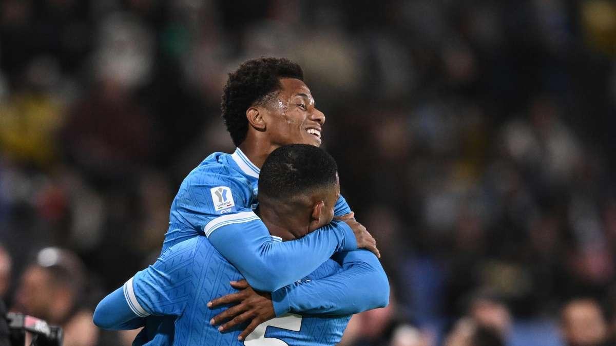 Supercoppa Italiana - Napoli avanti all'intervallo