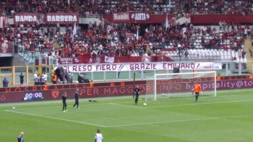 I tifosi salutano Moretti nella sua partita di addio 