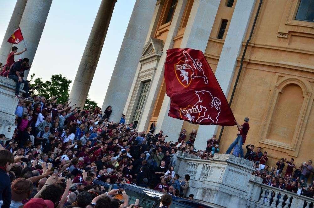 La Gazzetta dello Sport: "Folla, emozione e lacrime" 