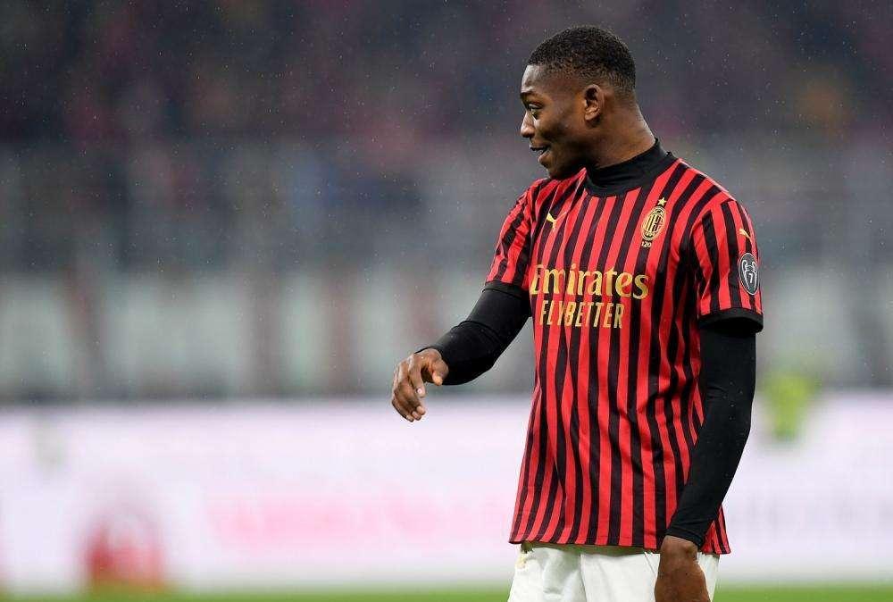 Milan, Leao festeggia la sconfitta in discoteca? Un falso 