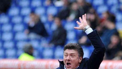 Mazzarri: “Bisognerà fare di tutto per non far giocare il Cagliari ed essere concreti dalla trequarti in poi”