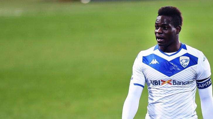 Balotelli: "Sono stato a un passo dalla Juve. Mi piacerebbe allenare i piccoli"