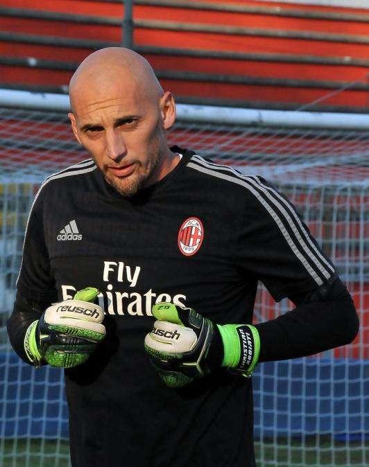 Milan, Abbiati dalla sala stampa: "Mister Mihajlovic ha posto le fondamenta, sarebbe un errore cambiare"