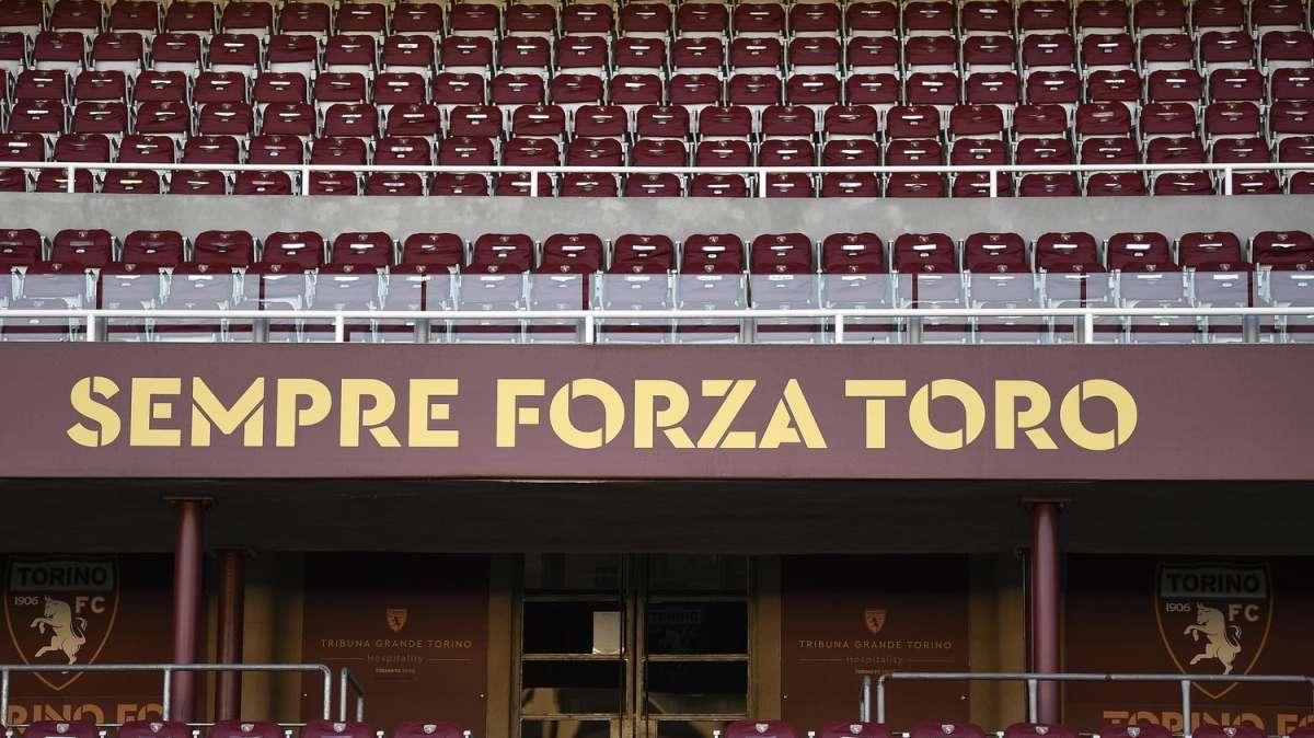 Ennesima figuraccia davanti ad uno stadio pieno