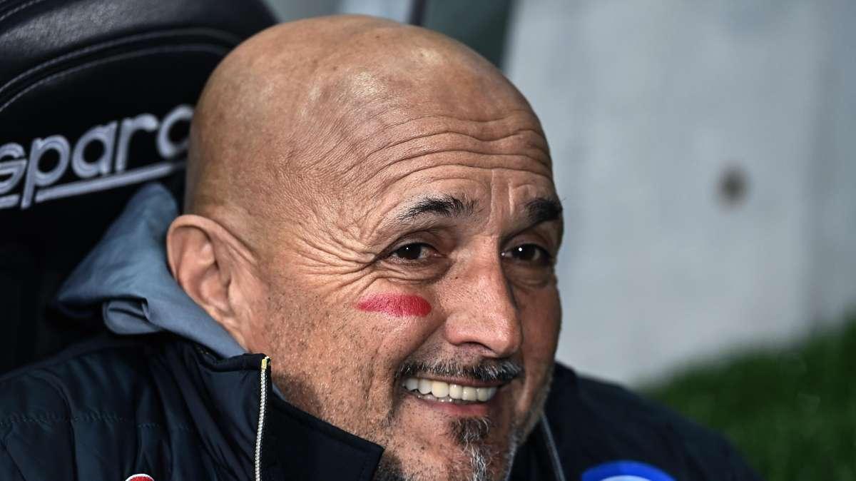 Champions League - Il Napoli espugna Francoforte, quarti vicini