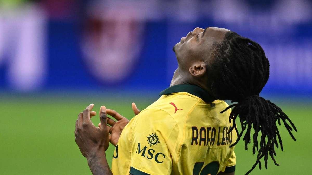 Serie A: il Milan batte in rimonta la Fiorentina e vola in testa