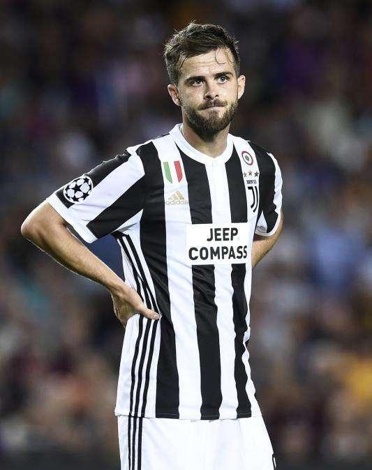 Juventus, Pjanic: "Belotti forte, ma 100 milioni sono troppi. Ho tanti amici granata, sperano sempre che cadiamo. Ho sempre ammirato Mihajlovic per le punizioni"