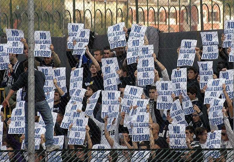 La nuova strategia per cancellare la tessera del tifoso 